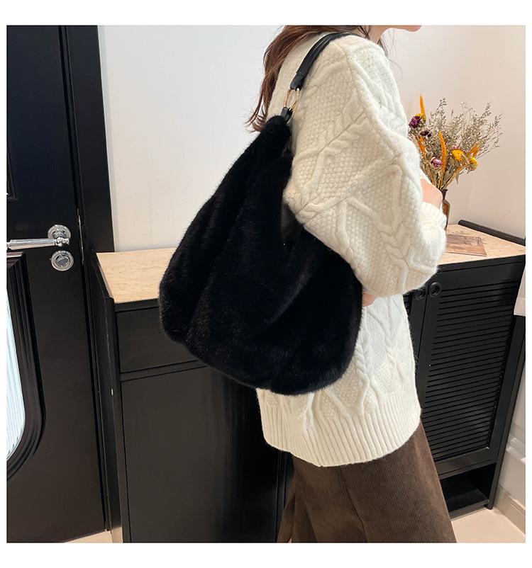 Незаменимая вещь для осенне-зимней моды! Вместительные женские сумки Mao Mao, интерпретирующие ленивые тенденции