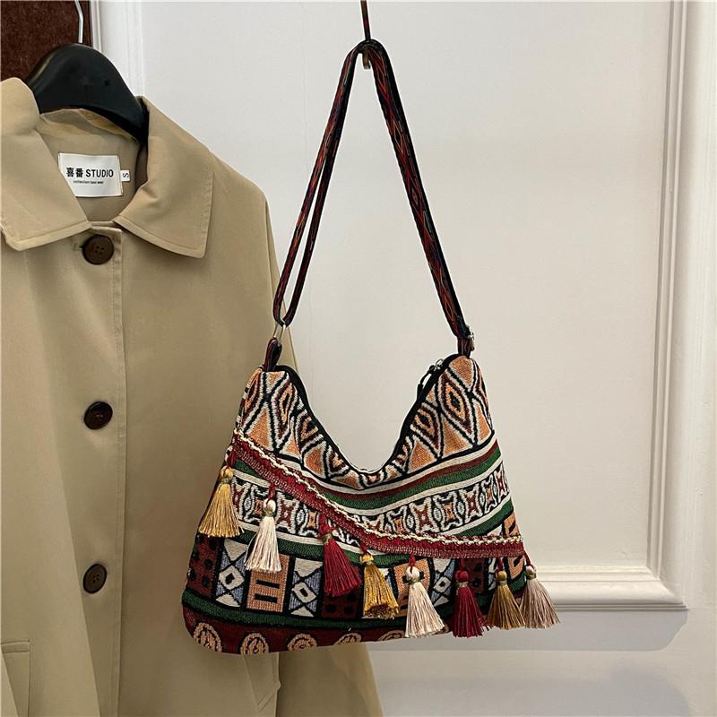 Spring and Summer New Ethnic Retro Large-capacity Women's Shoulder Bag 2024 Medium Fringe Casual Messenger Women's Bag