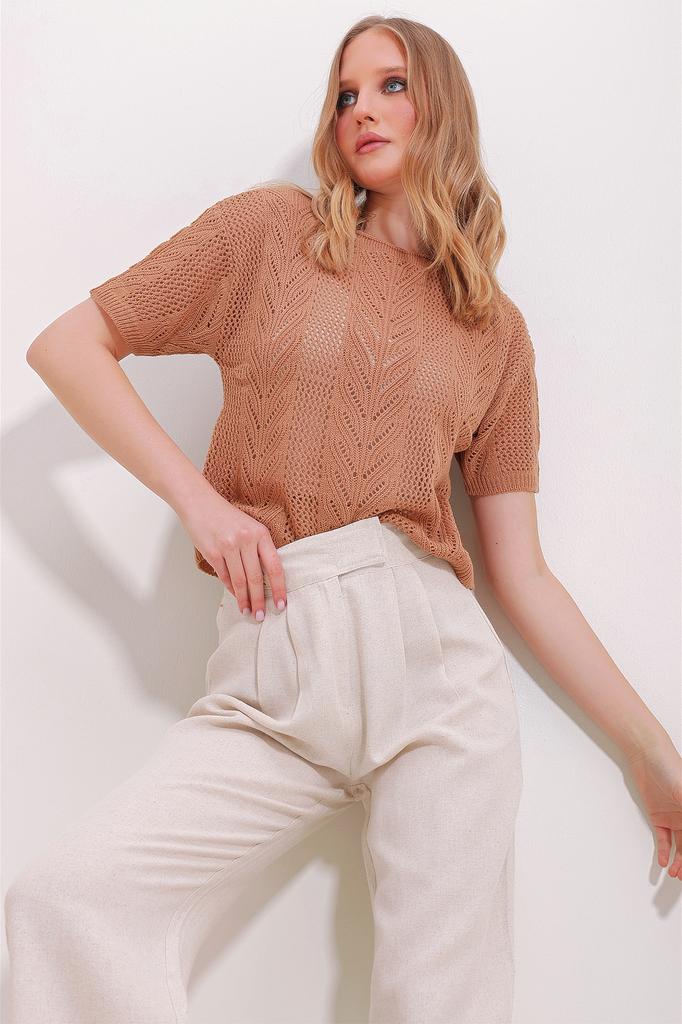 Women's Blouse New Season Fashion Biscuit Crew Neck Openwork Half Sleeve Seasonal Knitwear Blouse