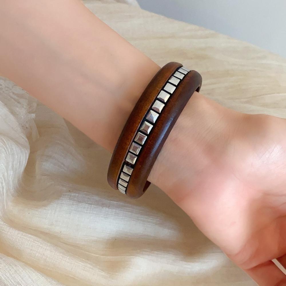 Круглый браслет в китайском стиле Панк-браслет с заклепками Винтажный деревянный браслет Девушка-перчинка
