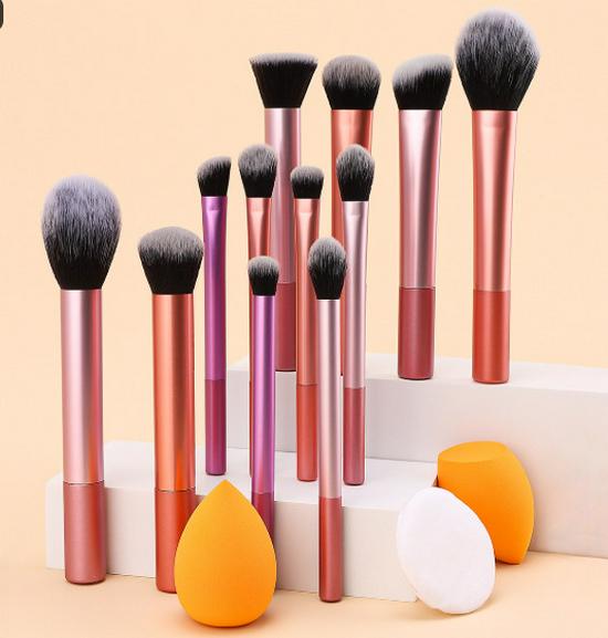 Набор из 8 кистей для макияжа с длинными ручками: Кисти для тональной основы, пудры, румян и теней для век