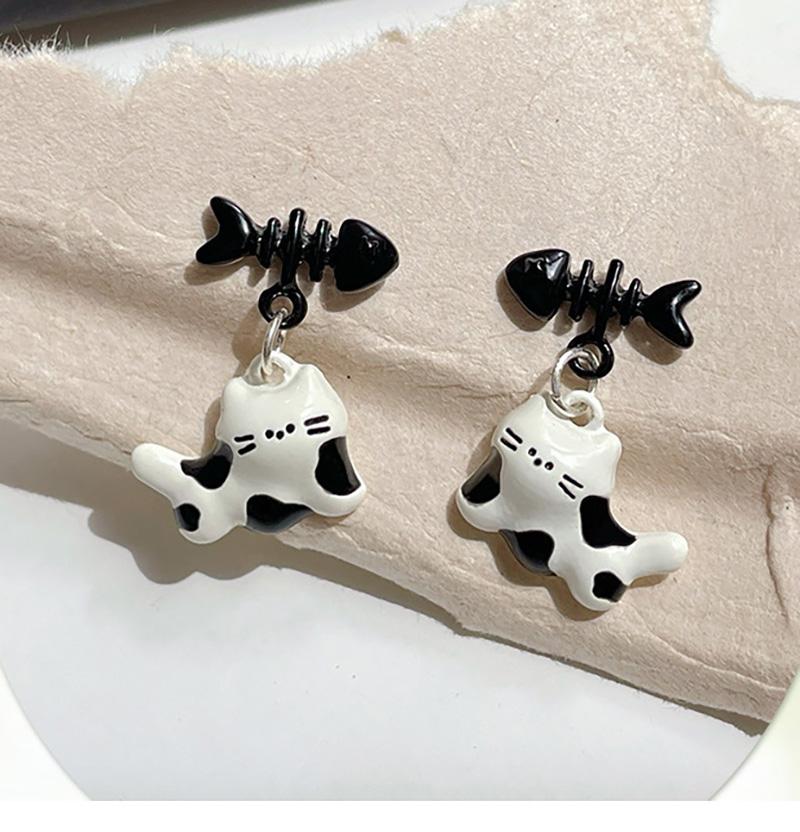 Серьги в виде мультяшных кошек для женщин, черные, белые, с изображением рыбьей кости, серьги-гвоздики в виде кошки, изысканные ювелирные изделия для девочек, персонализированные аксессуары для животных