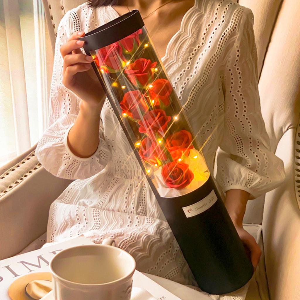 Очаровательный букет роз из мыльных цветов в подарочной коробке. Идеальный подарок на День святого Валентина, свадьбу и помолвку. Уникальные акценты домашнего декора.