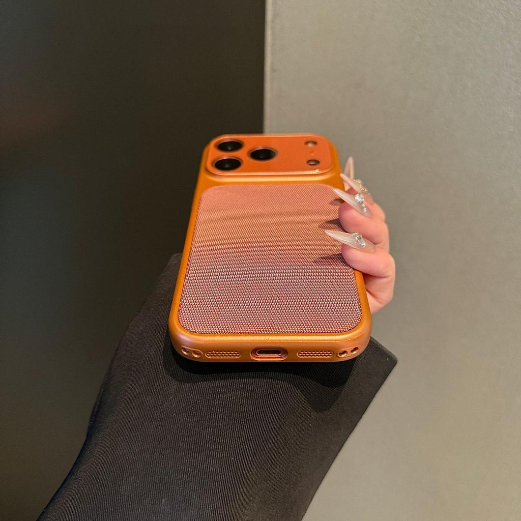 Магнитный чехол с плетеной текстурой для iPhone 17 Pro Max