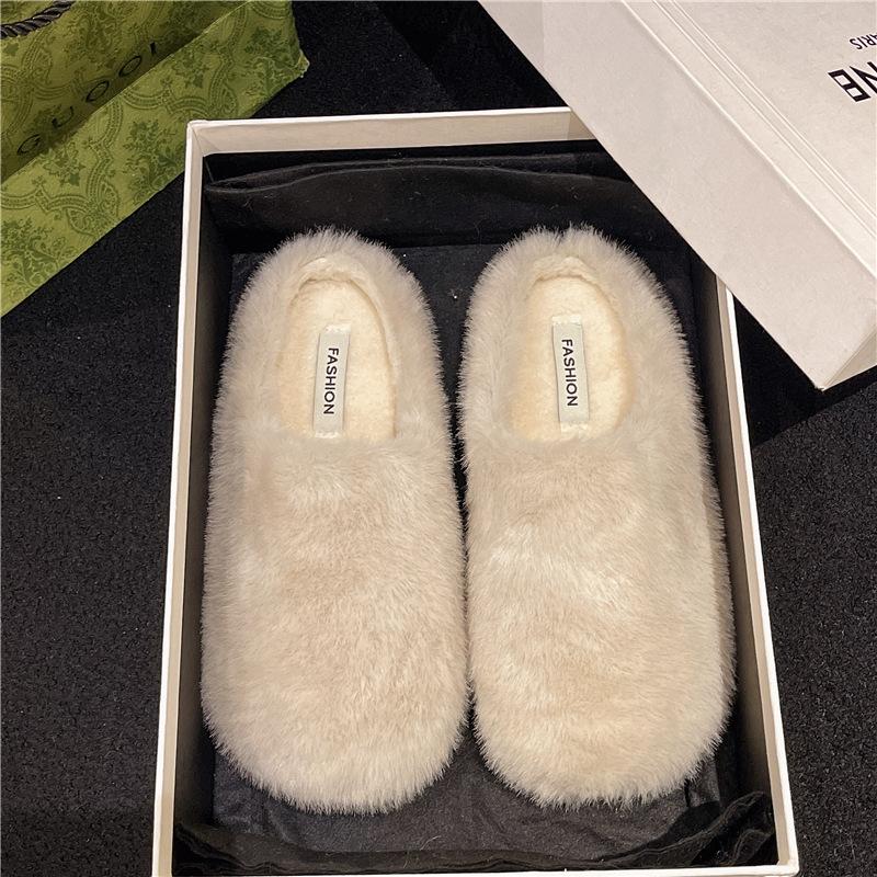 Баотоу носит педаль снаружи, тапочки из ленивого хлопка на плоской подошве, женские 2025 осень новые повседневные и удобные пушистые полутапочки
