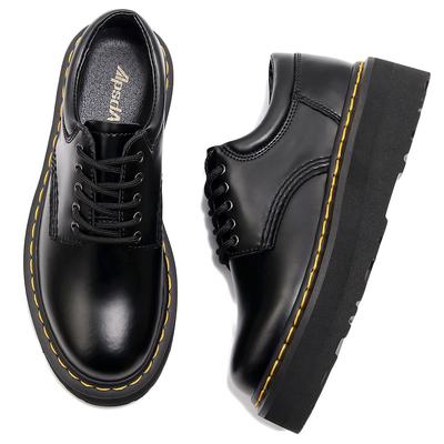 Легкие туфли-оксфорды на толстой подошве с маленькими отверстиями, женские низкие кожаные ботинки Мартин, студенческие маффины, короткие