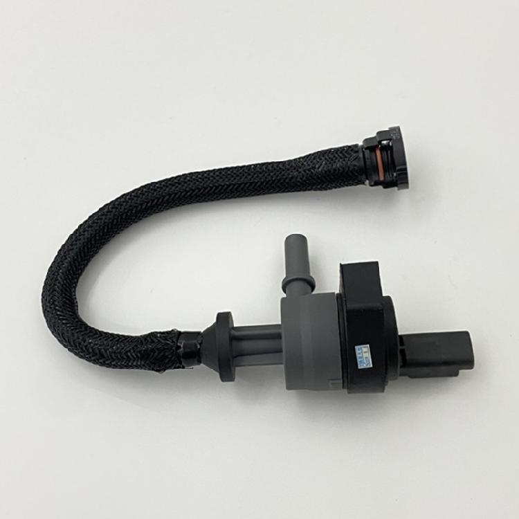 Professional Fuels Tanks Breather Valves Fuel Tanks Vent Valves Replaces 13537543285 Suitable for Car Engine Restoration