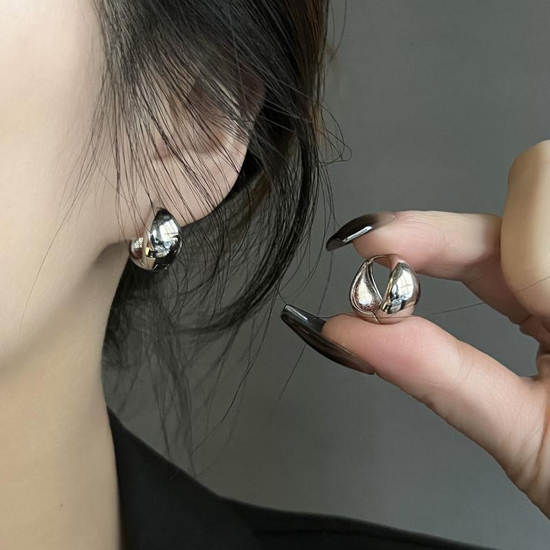 Fashion Vintage Gold U Earrings For Women Metal Earing Jewelry Trending New Korean Silver Oval Hoop Earrings