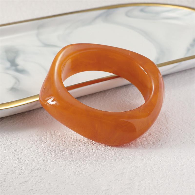 Нерегулярный градиентный полупрозрачный акриловый геометрический браслет-манжета