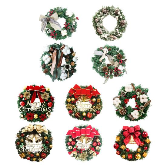 Рождественский венок для входной двери Ручной работы Искусственный венок из зелени с сосновыми шишками Красными ягодами Шарами для внутреннего и наружного праздничного декора