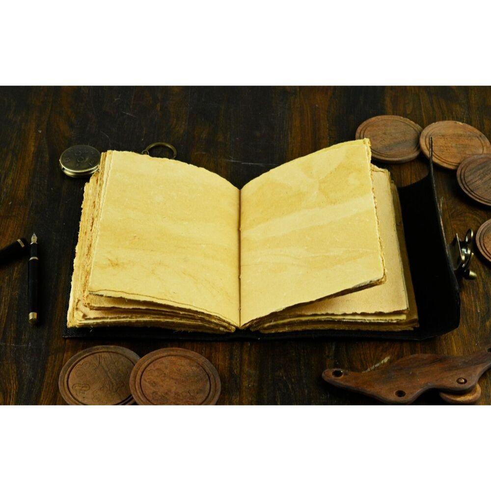 Книга теней, Кожаный журнал, Журнал Тройной Луны, Хрустальный камень третьего глаза,