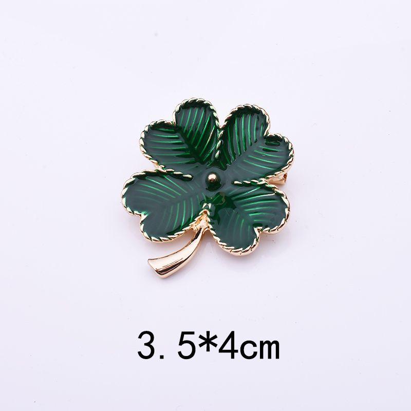 Natural Four-Leaf Clover Enamel Heart Brooch – Anti-Exposure Pin