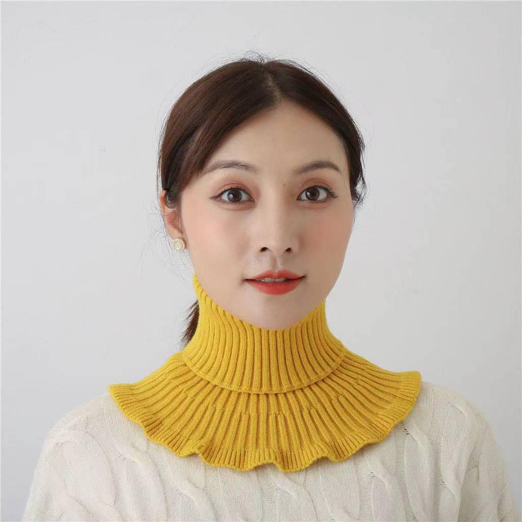 Women's Knitted Scarf Pullover: Thick, Warm, Decorative Neck Cover for Autumn and Winter.