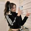 Короткая толстовка с капюшоном в студенческом стиле с тремя полосками, женская универсальная, весенне-осенняя, черная, спортивная, облегающая, с верхом, кардиганом, куртка