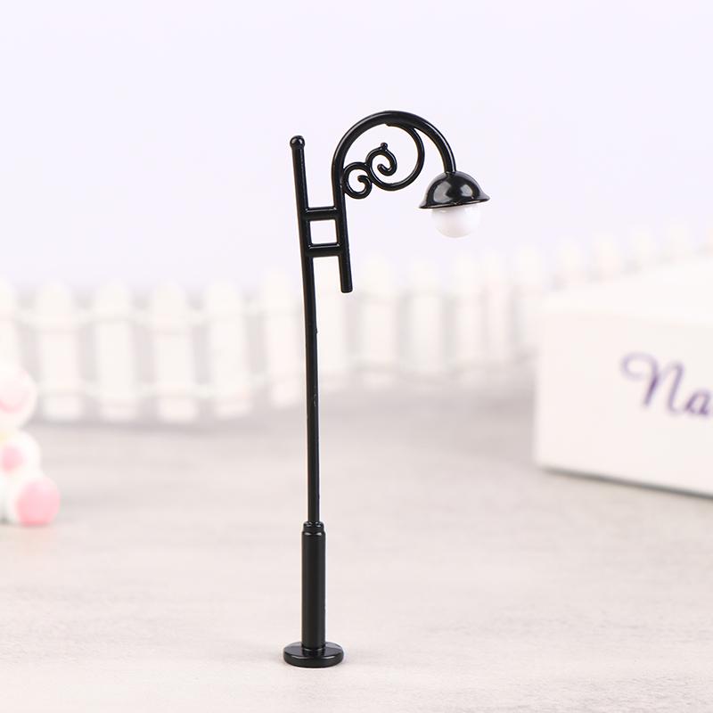 1/12 Dollhouse Park Street Lamp Model Dollhouse Retro Streetlight Ornament Doll House Mini Garden Decor Accessories