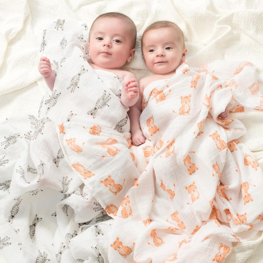 И Anay Swaddle J941B Safari Babes 112 см x 112 см [Aiden Essentials] Прибл.