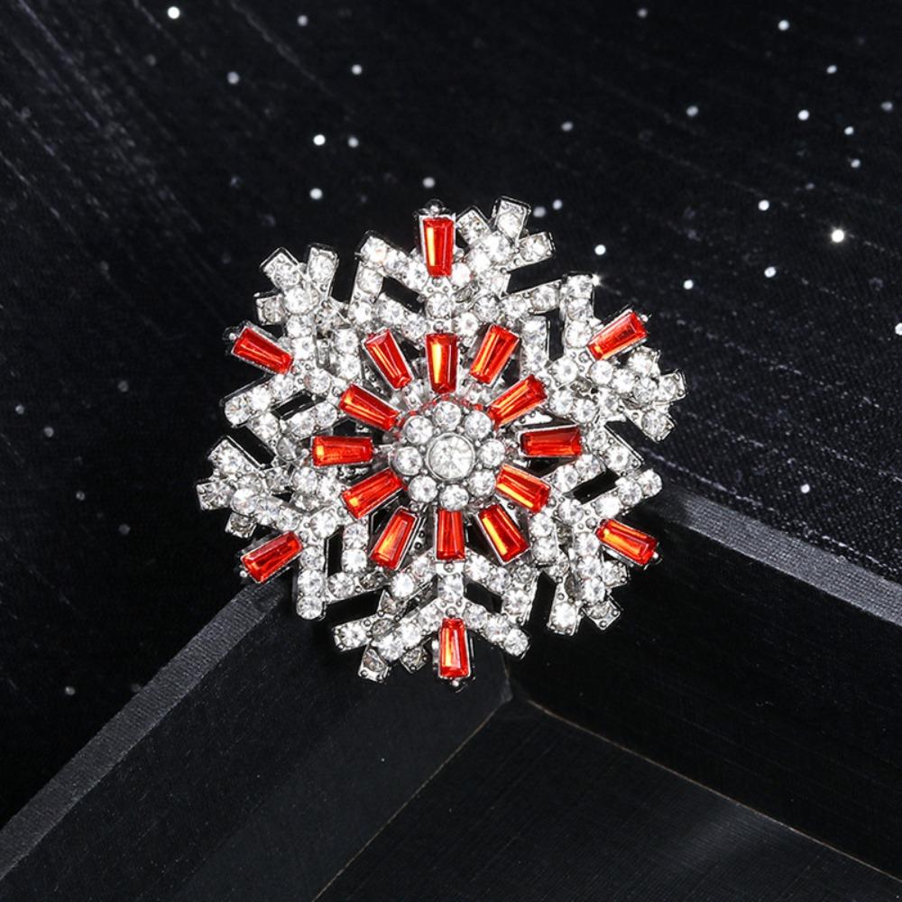 Sparkling Creative Snowflake Pin Rhinestone Zinc Zinc Alloy Zircon Badge Valentine's Day