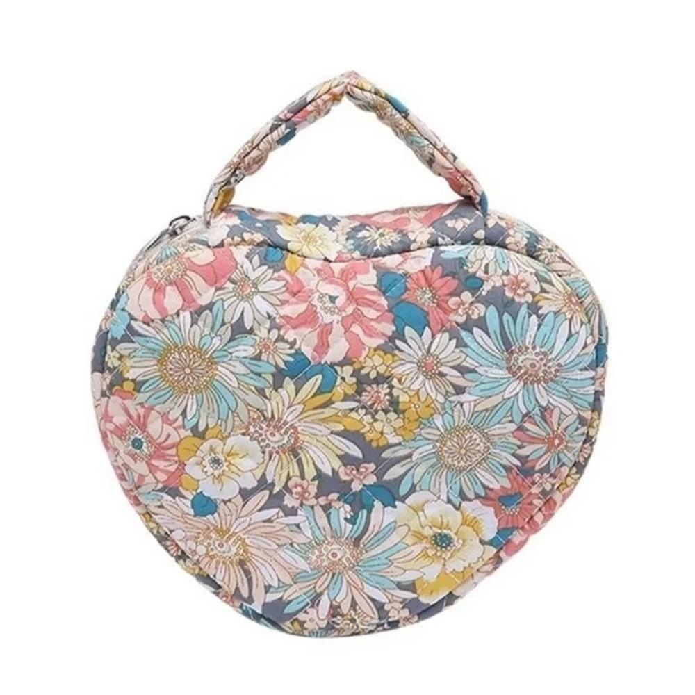 Cute Love Storage Bag Large Capacity Stylish Floral Pattern Makeup Bag Quilting Cotton with Handle Cosmetic Organizer