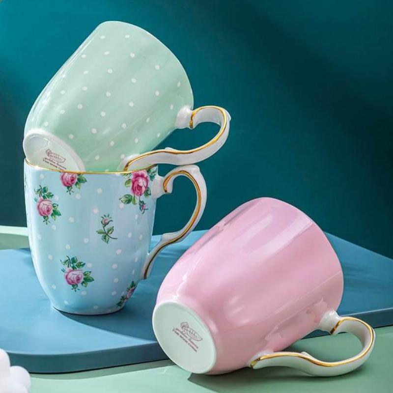 Керамическая кофейная кружка с цветочным узором, розовая и фиолетовая чашка для чая с ручной росписью и ручками, чашка для горячего питья среднего размера, 400 мл