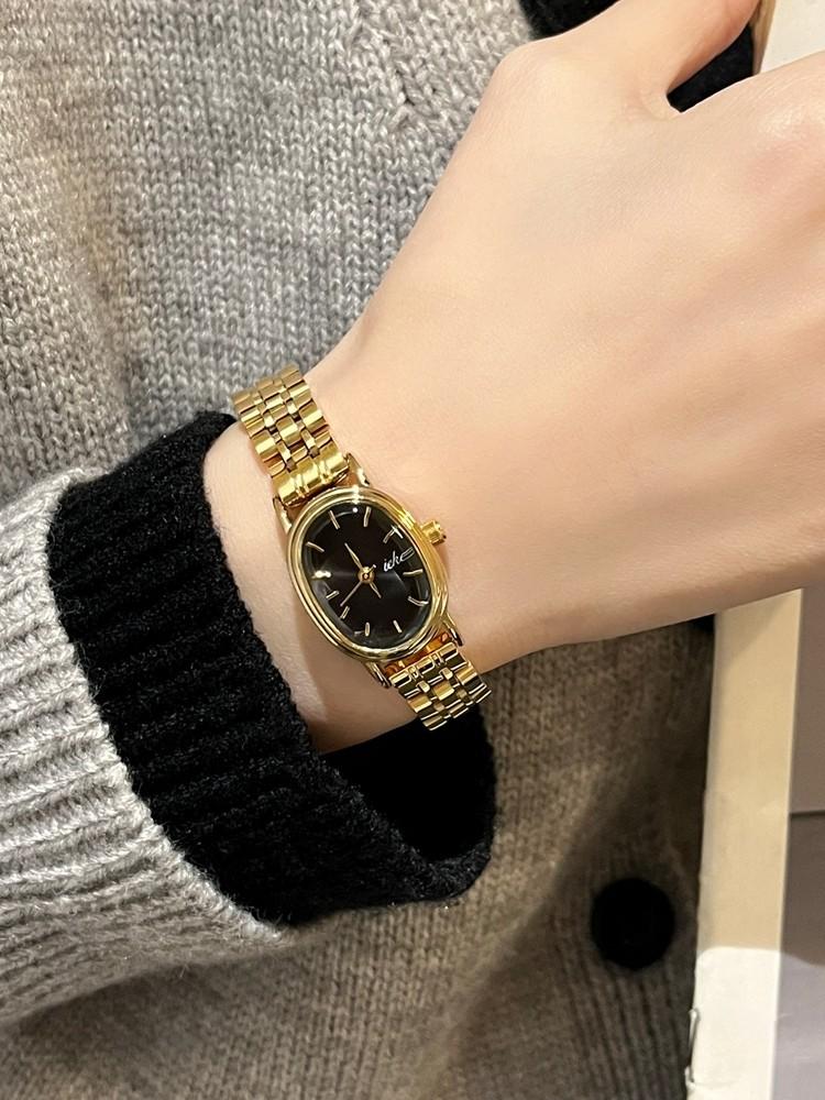 Luxurious And Classic Oval-Shaped, Minimalist, High-End Quartz Watch With A Steel Strap, Perfect For Stylish Female Students.