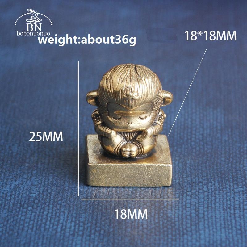 Vintage Brass Cute Monkey King Seal Small Statue Lucky Desktop Ornament Solid Animal Figurine Miniature Home Decorations Crafts