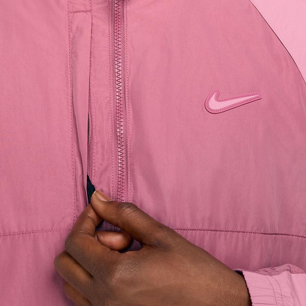 Nike X NOCTA Нейлоновая куртка для трека Desert Berry/Elemental Pink Унисекс Верхняя одежда Красный FN7666-667