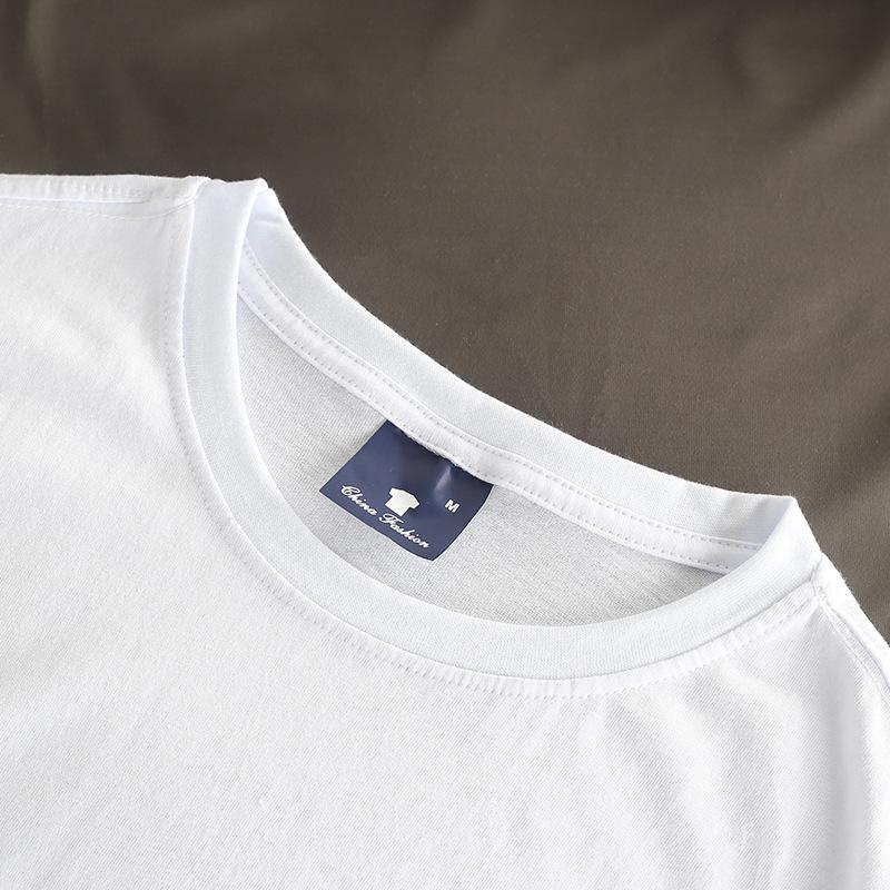 Футболка цвета карамели с логотипом Attack on Titan