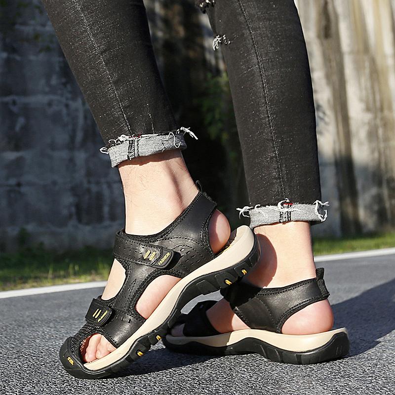 2024 Новые классические кожаные мужские туфли, летние новые мужские сандалии большого размера, мужские модные пляжные сандалии, повседневная мужская обувь для отдыха на природе