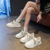 Мягкая кожа маленькие белые туфли женские 2025 новые весенне-осенние универсальные повседневные кеды ins трендовые дышащие нишевые спортивные туфли