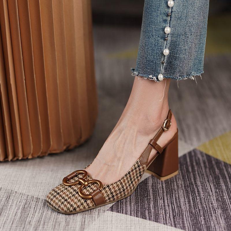 Модные ретро-босоножки в клетку на среднем каблуке с массивным дизайнерским зеркалом, роскошные женские летние бренды, женская обувь, тренд 2024 года в римском стиле