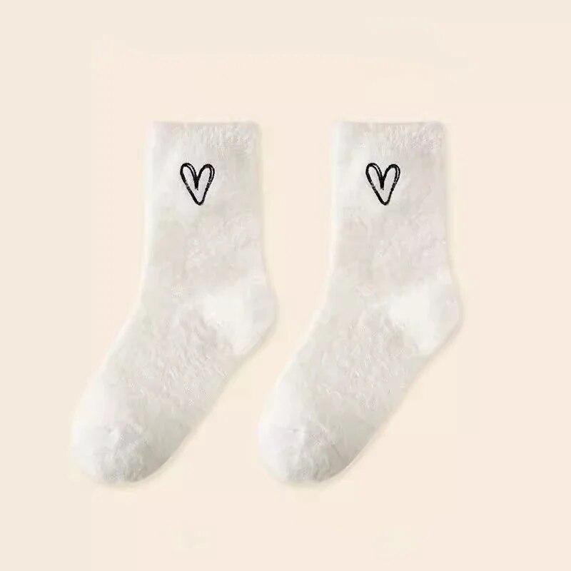1 Pair Lovely Cozy Socks Autumn Winter Heart-shaped Socks