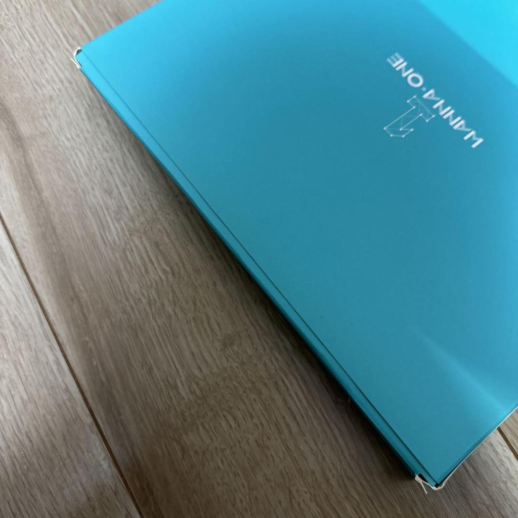 [USED] Wanna OneCIX Bae Jinyoung Set Trading Card Postcard Can Badge