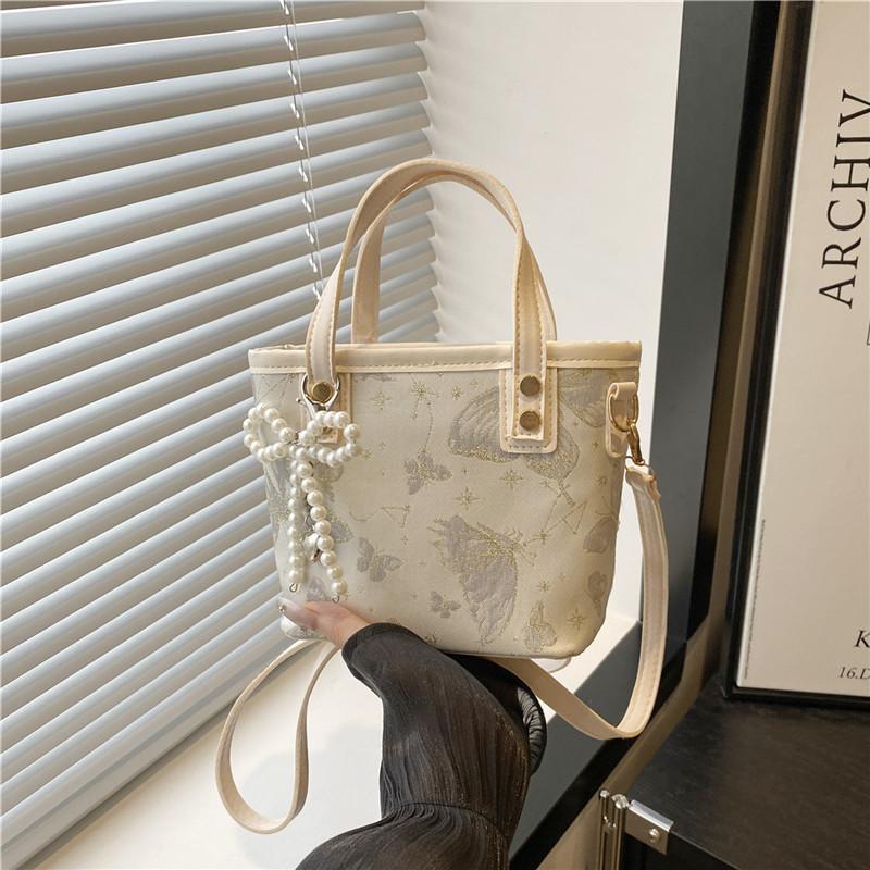 Элегантная женская повседневная сумка через плечо с узором «Бабочка» и цветовым блоком, с подвеской, для ежедневного использования