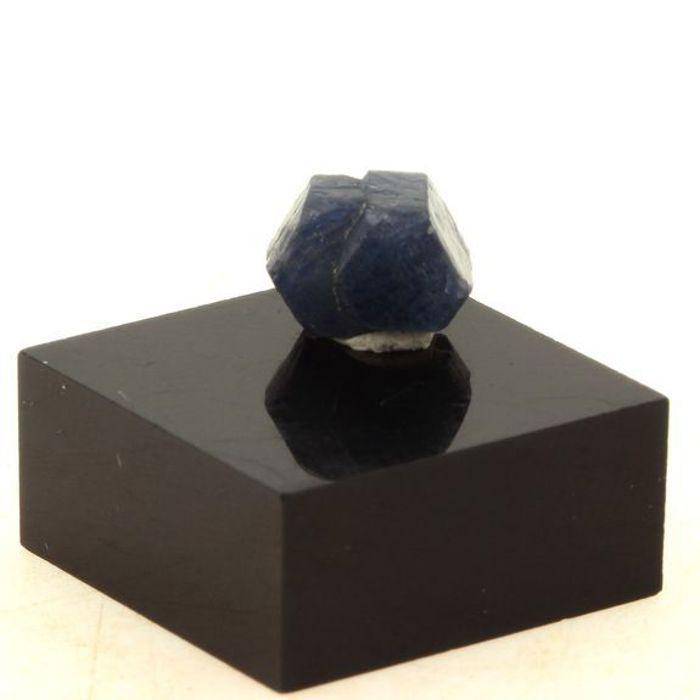 Pierres et Minéraux. Saphir. 4.8 ct. Zazafotsy, Ihorombe, Madagascar.