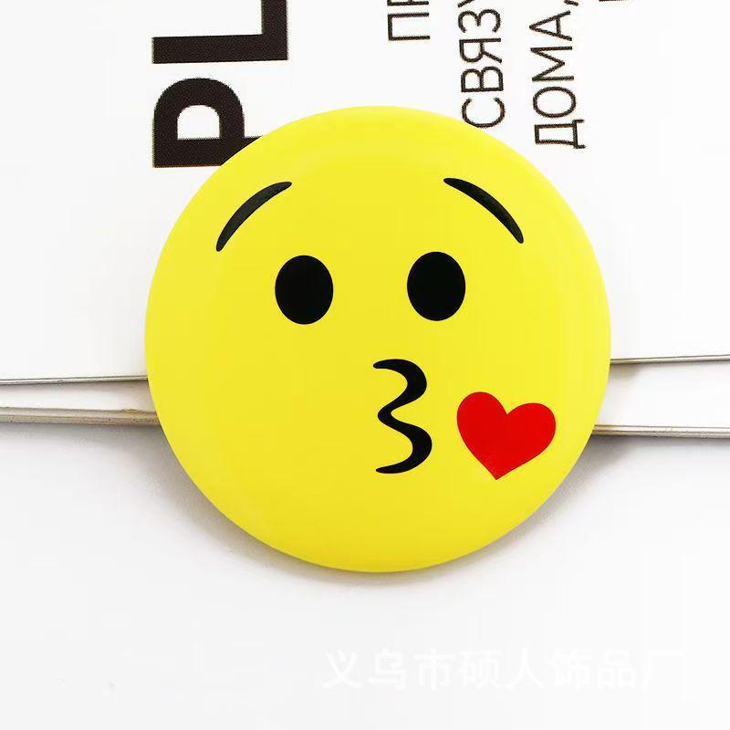 Многоцветный значок с улыбающимся лицом: Брошь-булавка для персонала отеля и детей