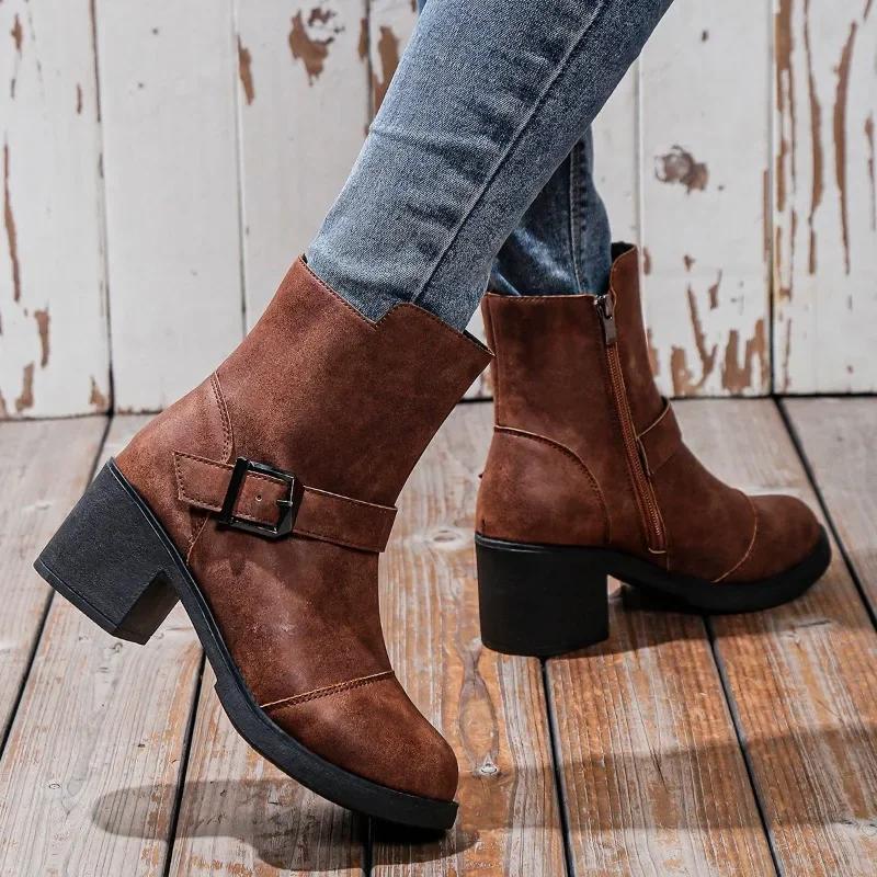 2024 Новые модные однотонные женские сапоги на толстом каблуке, зимние удобные короткие женские сапоги с металлической пряжкой, декоративные, Zapatos