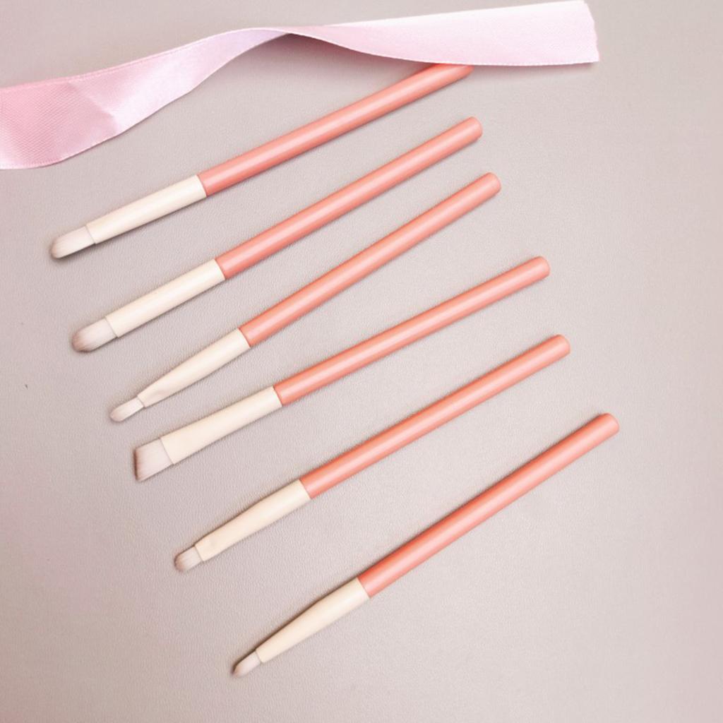 Holiday Series Makeup Brushes 12 Soft Concealer, High-gloss Repair, Blush Powder, Eye Shadow Brush and Full Set of Raspberry Brushes.