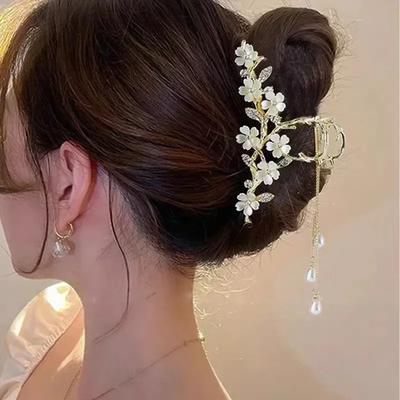 Коготь для волос с жемчужным цветком и кисточкой для женщин, милые заколки для волос для девочек, модный элегантный головной убор, корейские изысканные аксессуары для волос