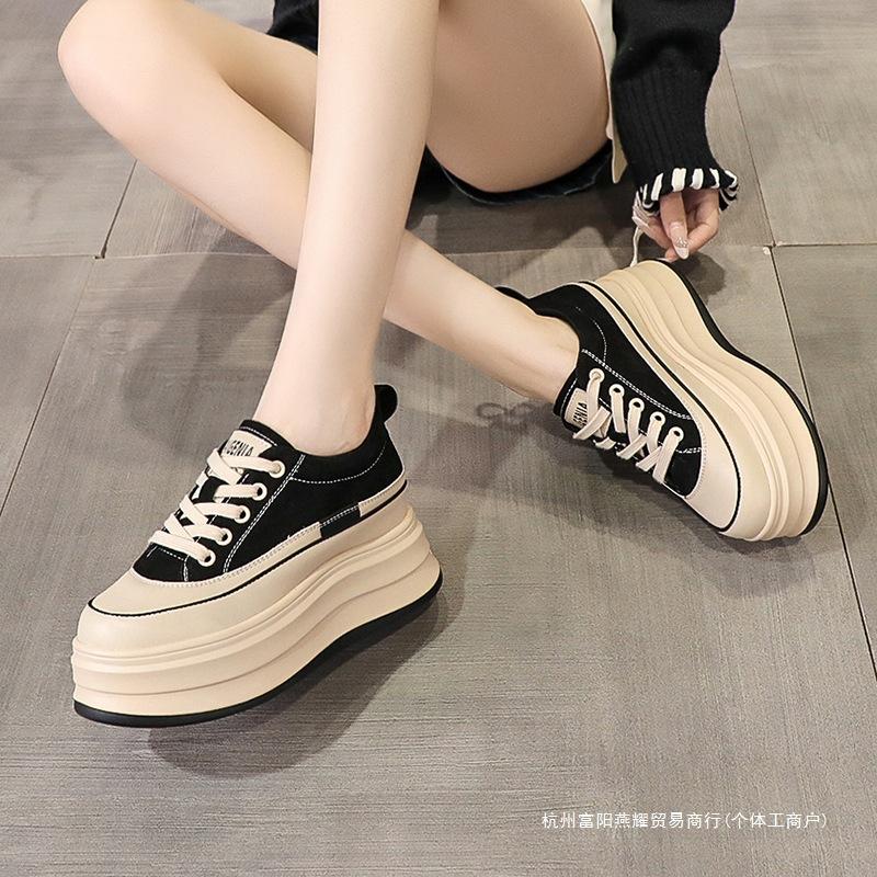 Little white shoes women's 2025 autumn new sponge cake thick-soled Korean version board shoes small man thick-soled inner height increase casual shoes