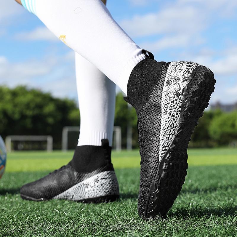 Новые футбольные бутсы мужские детские с шипами большого размера высокие для старшеклассников спортивные для соревнований и тренировок