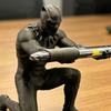 Подставка для ручек "Герой на коленях", 3D-печатный настольный органайзер в темном стиле, Держатель для карандашей в виде фигурки действия для офиса, Коллекционный подарок