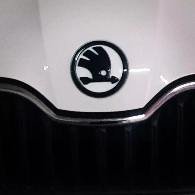 Car Sticker 80mm 90mm ABS Emblem For Skoda Fabia 1 2 Octavia a7 RS Superb Rapid Yeti Karoq Vision Car Head Front Rear Boot Tailg