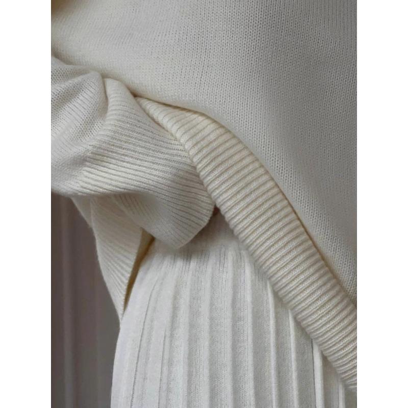 Women's Solid Color Crew Neck Sweater Plus Knit Pleated Skirt Suit