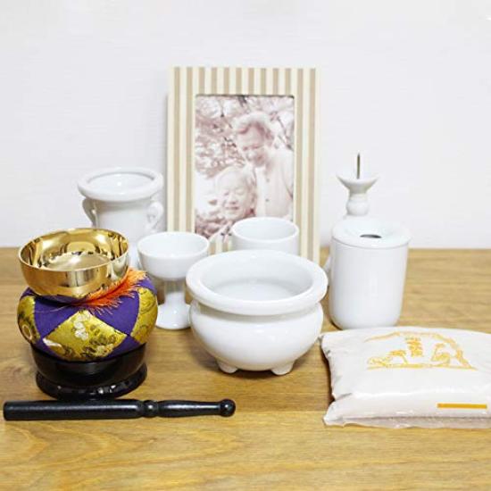 Memorial Kobo Hibiki Buddhist Altar Set (10 pieces) with Photo Frame, Bell, Dark Brown Base, White