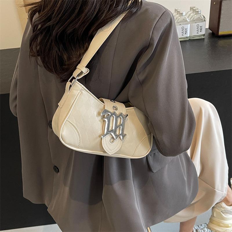 Новая корейская версия модной портативной небольшой квадратной сумки 2024 года, весенняя нишевая дизайнерская модная сумка, женская новая сумка-мессенджер для женщин