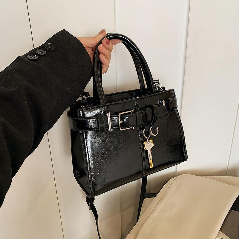 Ретро маленькая сумка женская универсальная новая нишевая дизайнерская сумка через плечо, сумка-мессенджер, портативная маленькая квадратная сумка