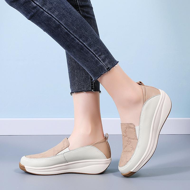Модные Дышащие Удобные Туфли из Мягкой Кожи с Неглубоким Вырезом Женские Лоферы 2025 Лето Туфли на Платформе и Танкетке для Офиса Мамы