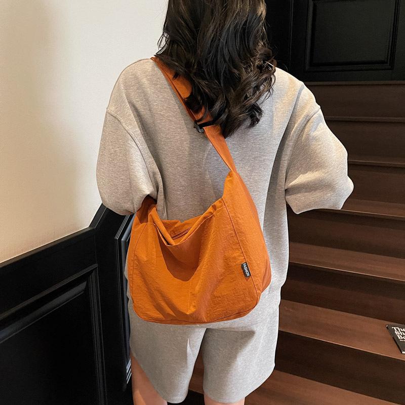 Japanese Casual Niche Design Crossbody Bag One-shoulder Summer Cloth Bag Women's 2025 Simple Retro Commuter Tote Bag