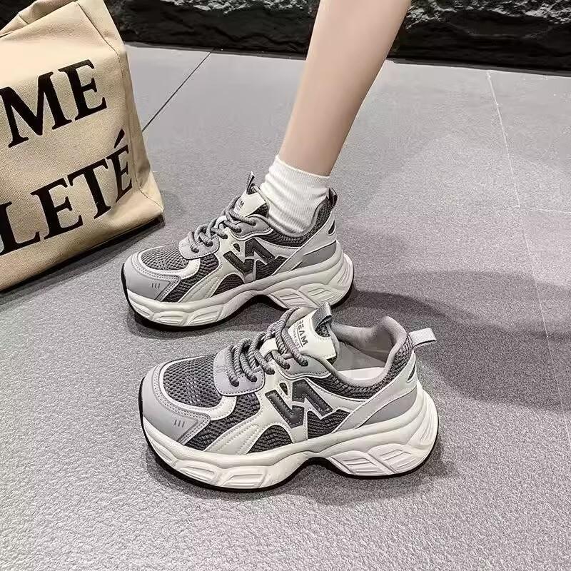 Туфли в стиле ретро для папы, женская весна 2025, новые высококачественные универсальные туфли на толстой подошве, маленькие и легкие, повседневные спортивные туфли