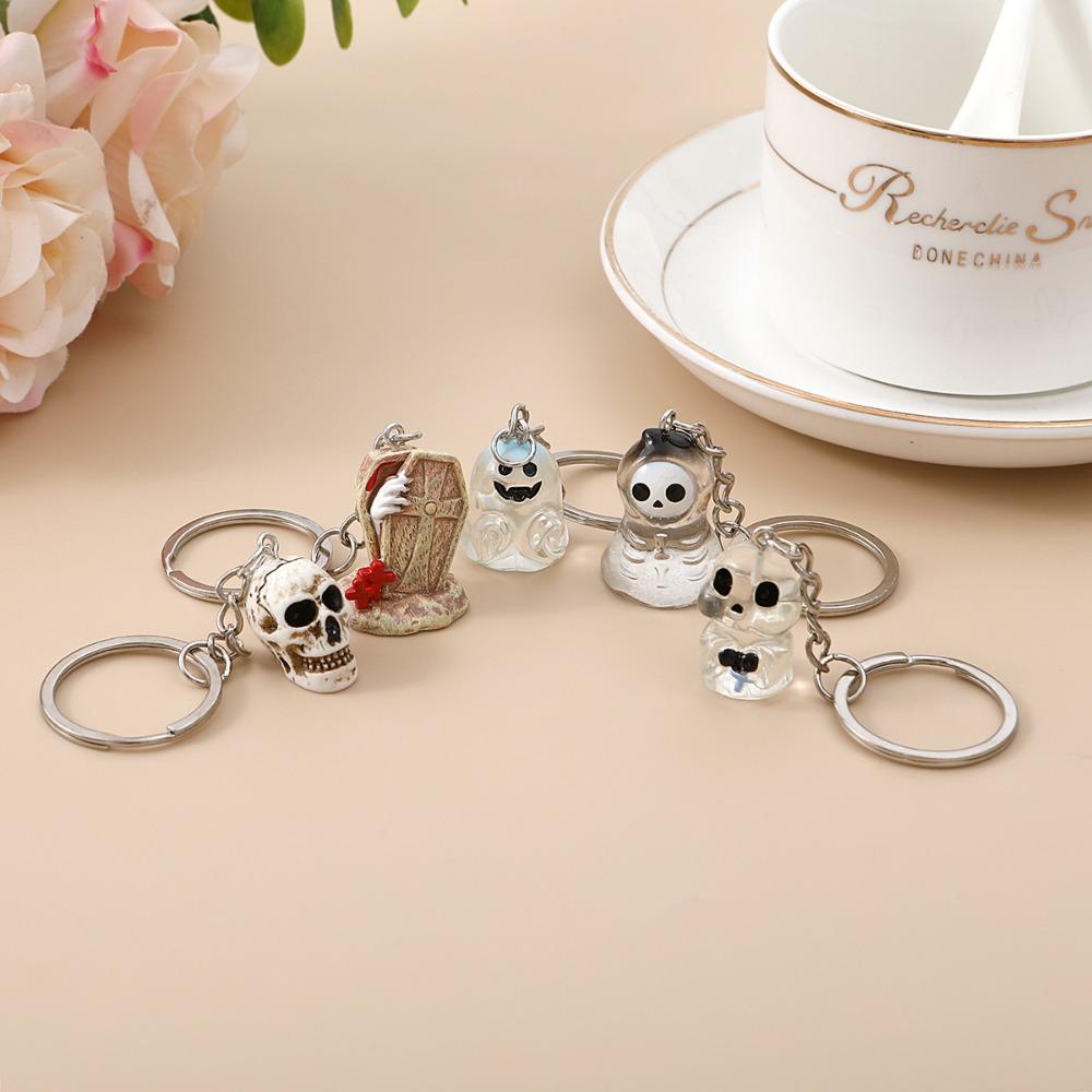 6pcs Mini Halloween Ghost Pendant Resin Craft Skeleton Keychain Fashion Skull Car Keyring Gifts